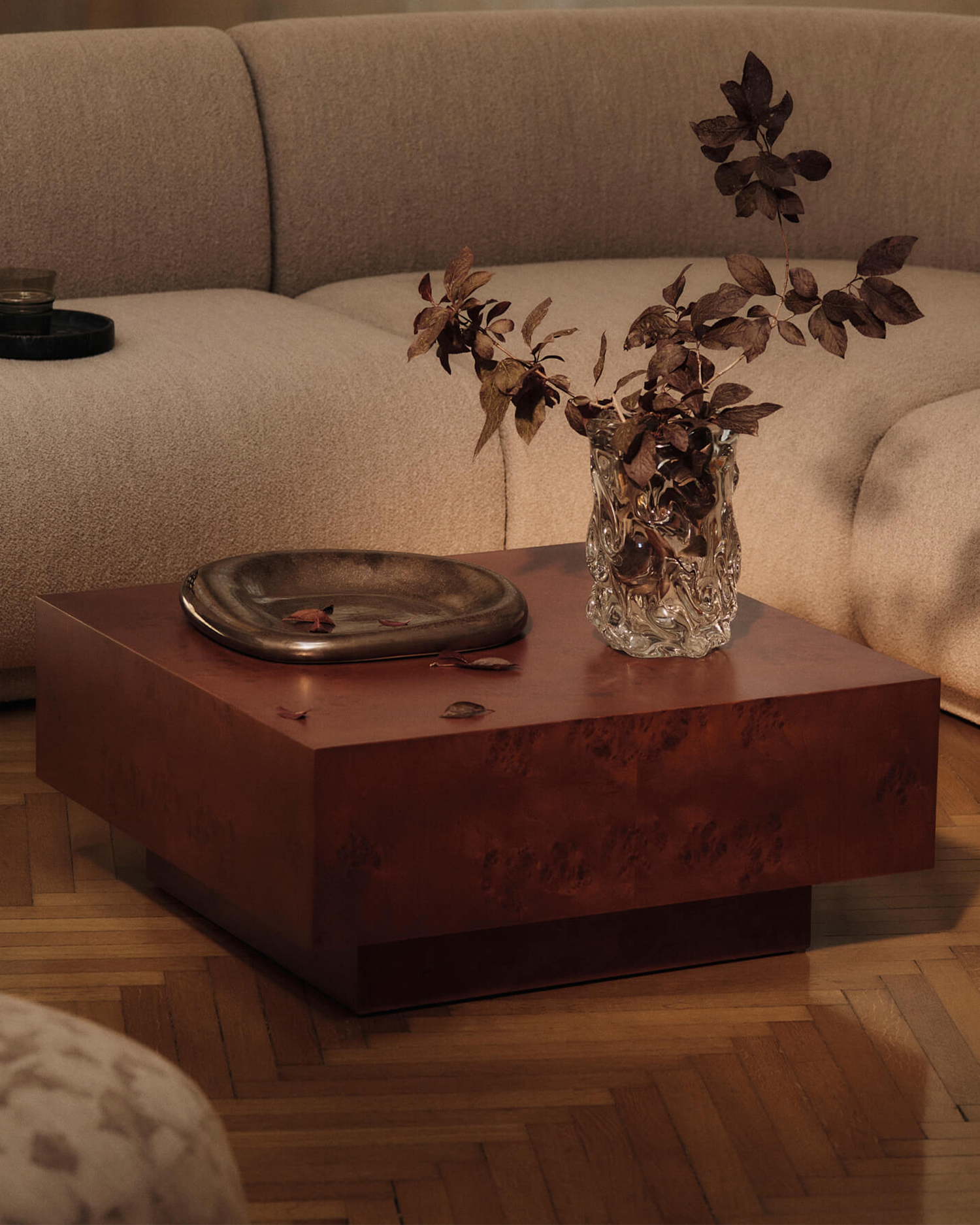 Sofabord Burl Storage Coffee Table fra Ferm Living i mørk variant / Dark Stained.