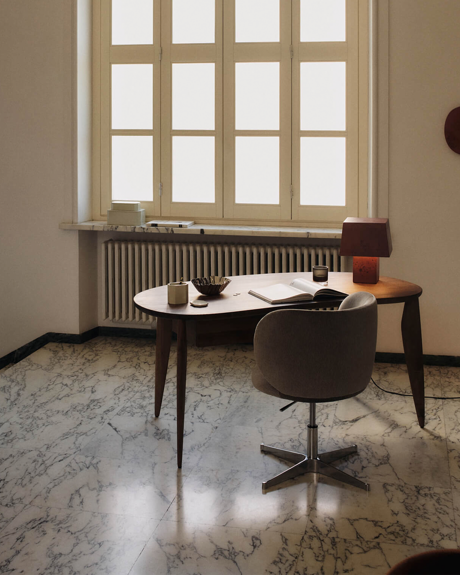 Skrivebord Feve Table fra Ferm Living.