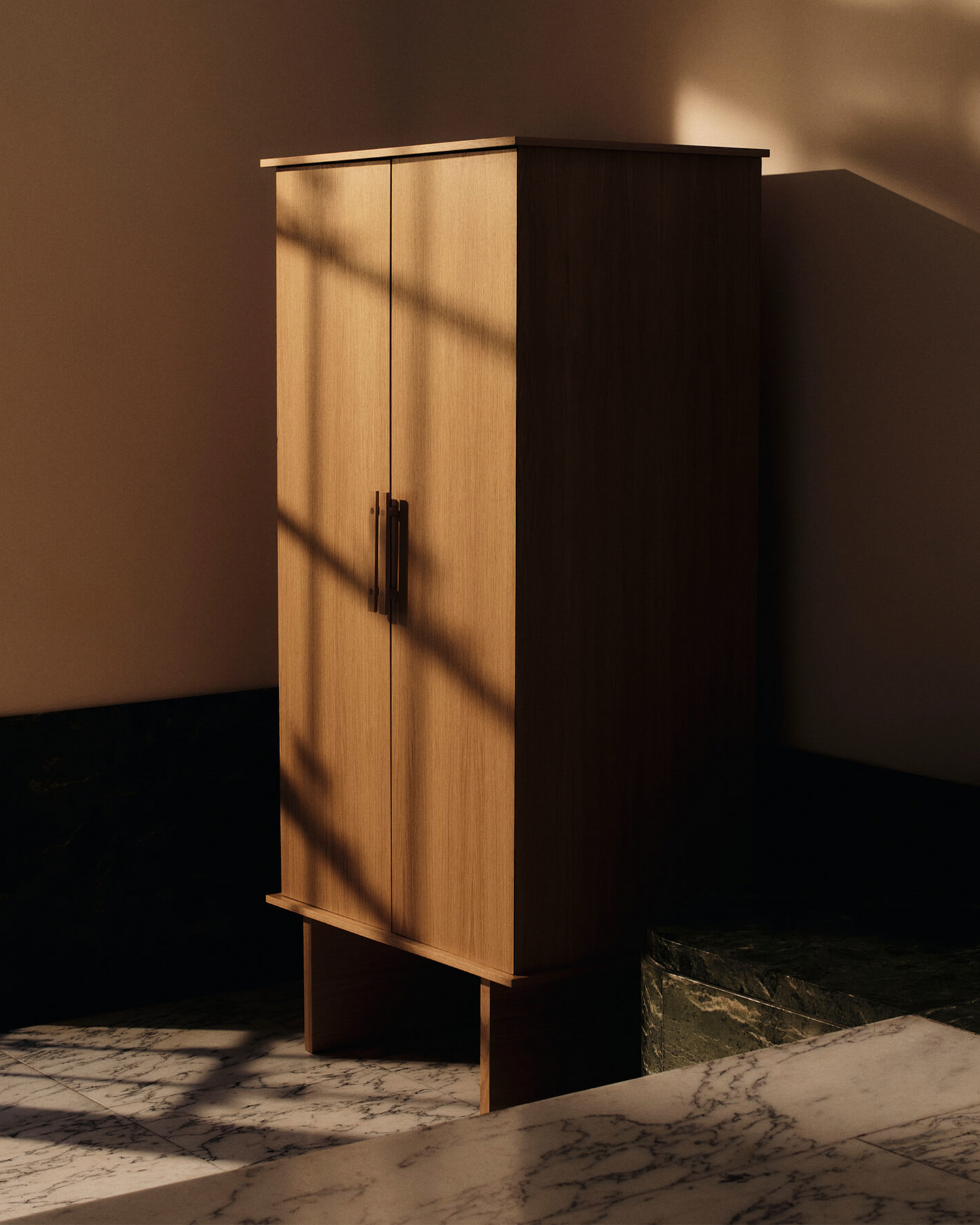 Garderobeskapet Stilt Wardrobe fra Ferm Living.