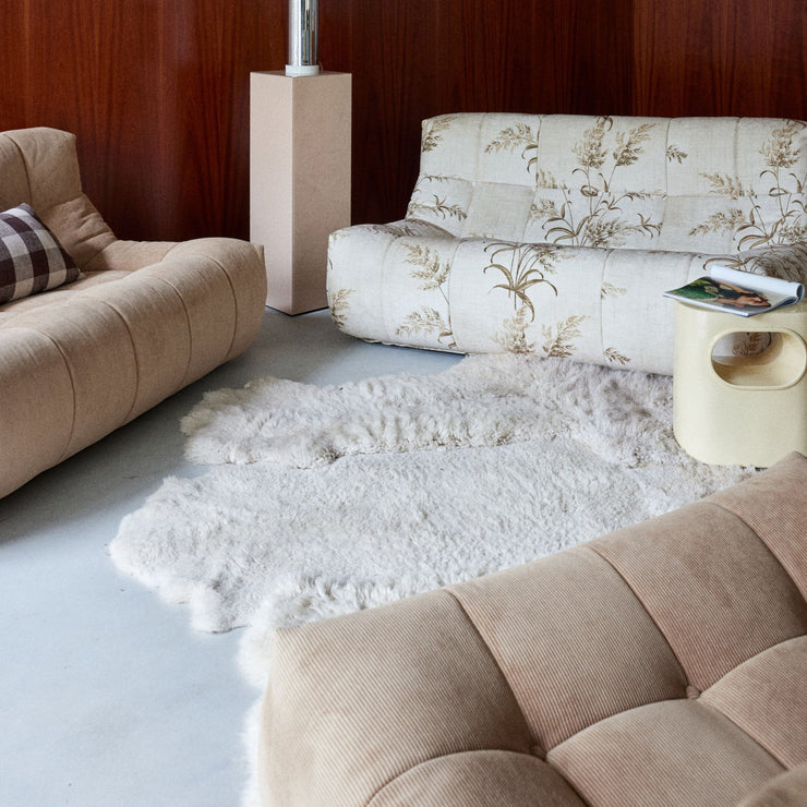 Det finnes også lenestoler i samme serie om du vil utvide sofagruppen.
