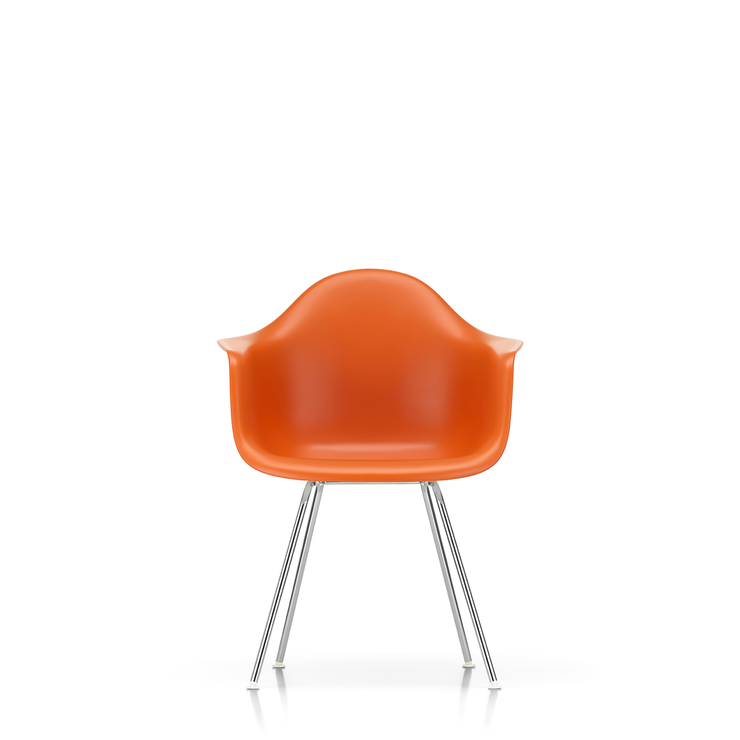Spisestol Eames Plastic Armchair RE DAX fra Vitra, med ben i krom og oransje sete (Rusty orange)
