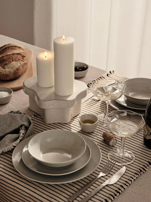 Kubbelys Eco Pillar Candle Pure White H20 cm fra Broste Copenhagen