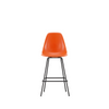 Barkrakk Eames Fiberglass Stool Medium, svarte ben og sete i fiberglass i fargen Red orange