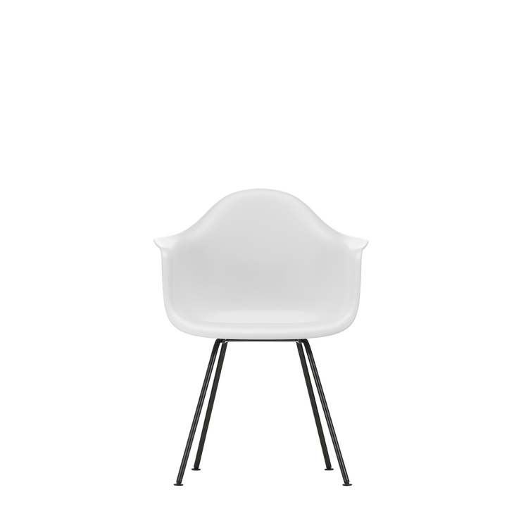 Spisestol Eames Plastic Armchair RE DAX fra Vitra, med svarte ben og hvitt sete (Cotton white)