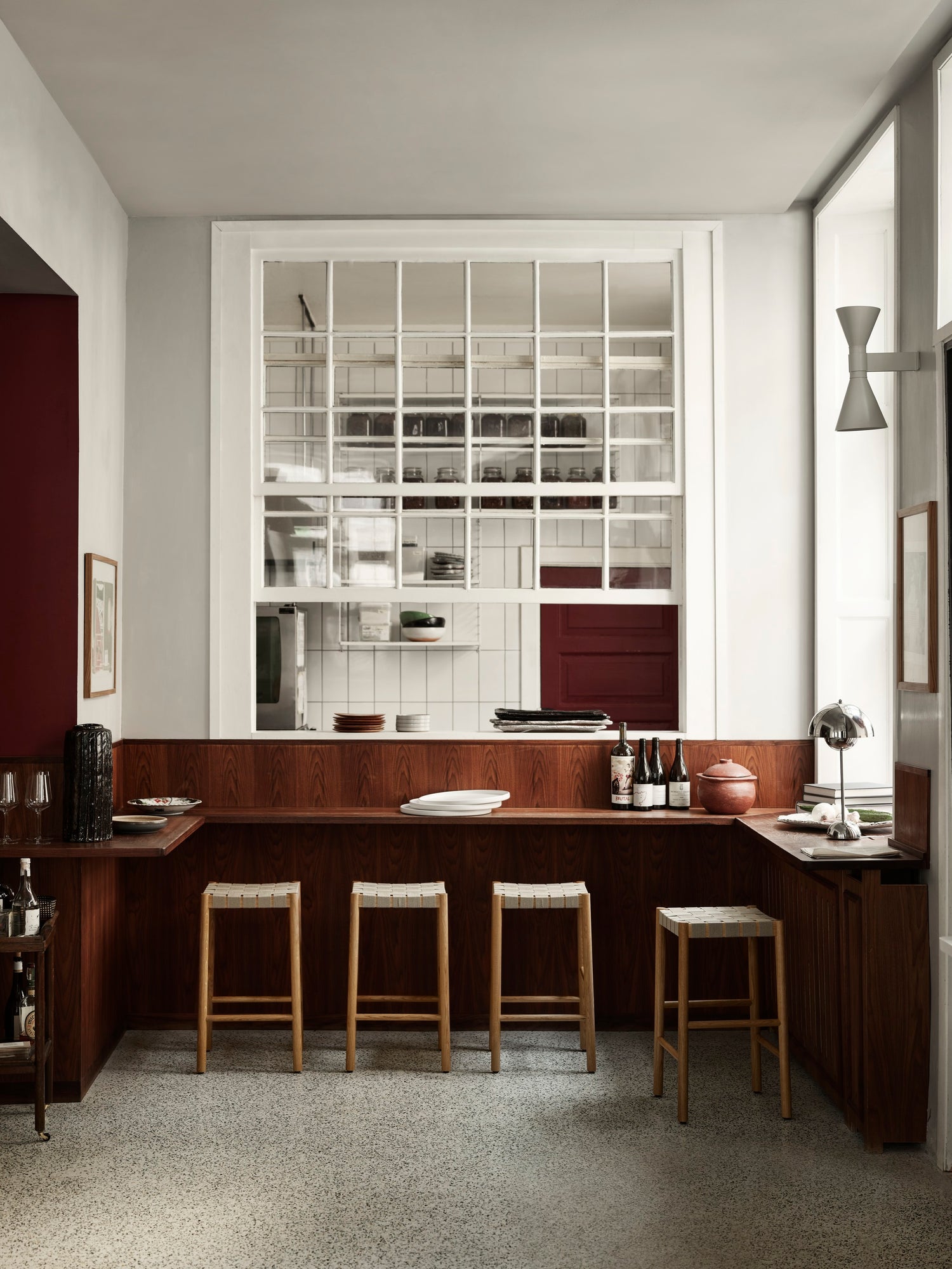 Barstolene er superfine rundt en kjøkkenøy, ved en åpning til kjøkkenet eller ved en liten spisekrok ved vinduet. Mål opp og se hvilken variant som passer best hjemme hos deg.