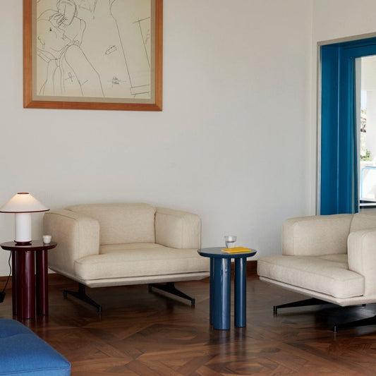 Lenestolen Inland fra &tradition, designet av norske Anderssen & Voll, er en stilren og superkomfortabel lenestol med en tydelig karakter som sender nikk til både klassisk italiensk design og skandinavisk Mid Century Modern design.