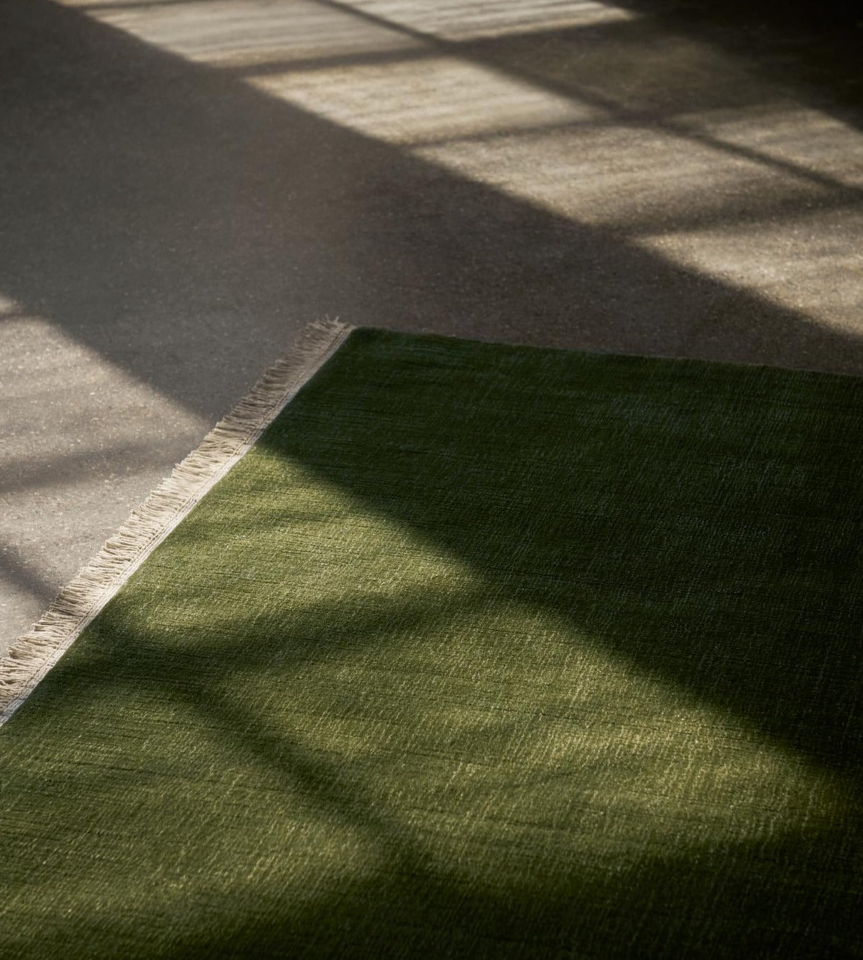 ⌘ antique 絨毯　③ ⌘ Teppe The Moor Rug Green Pine – OsloDeco