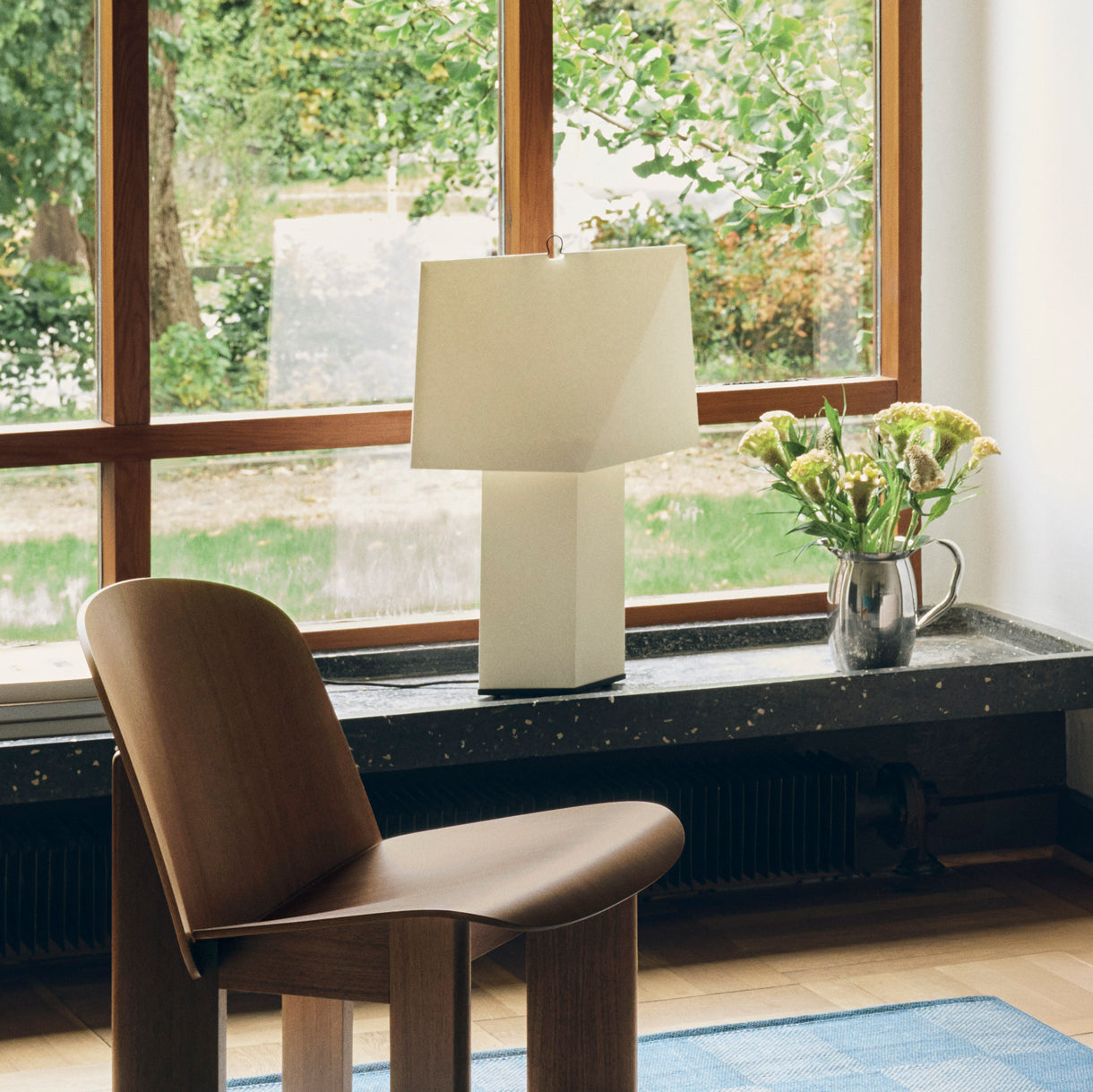 Aplat Table Lamp i interiørmiljø