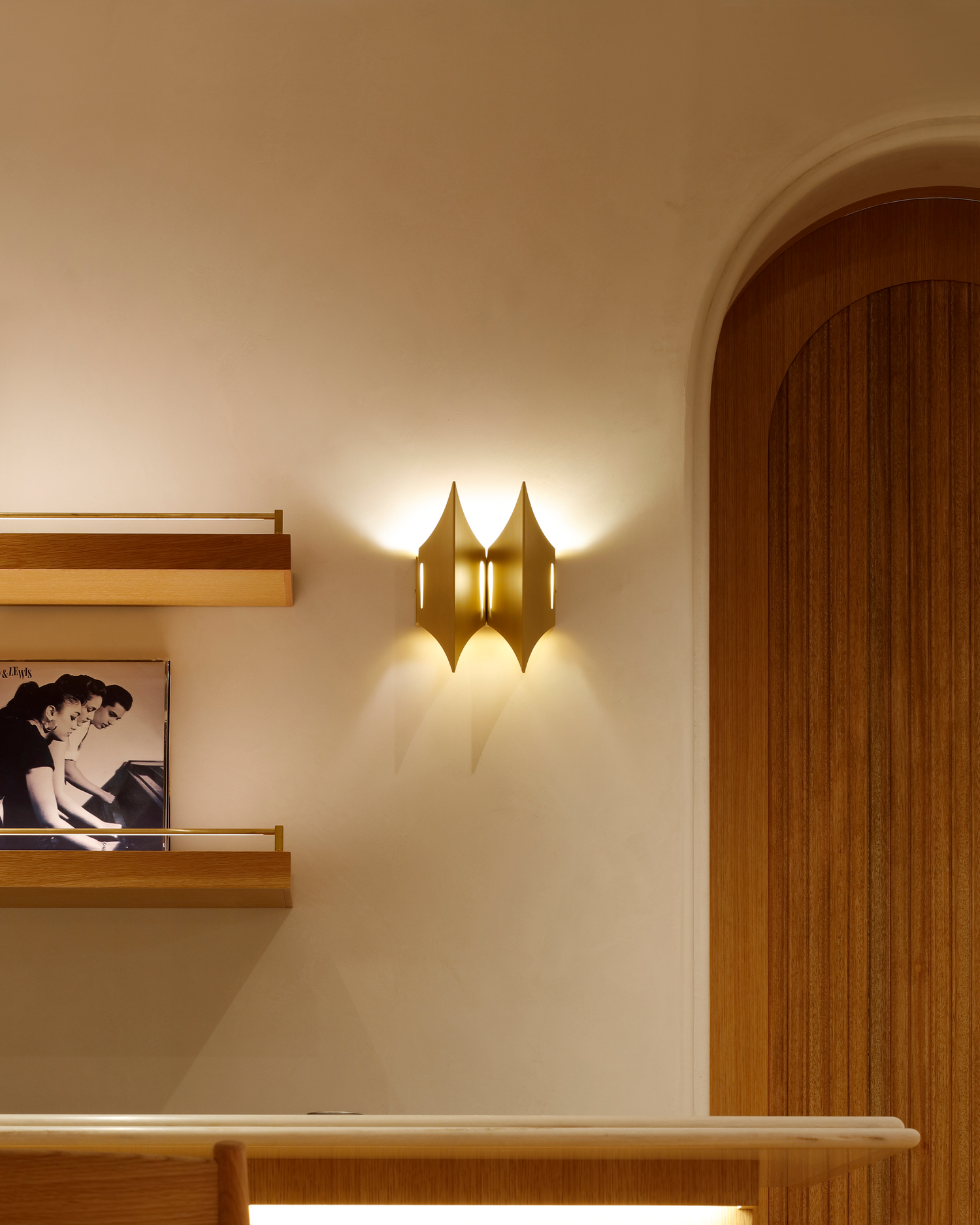 Vegglampen Gothic II fra Lyfa.