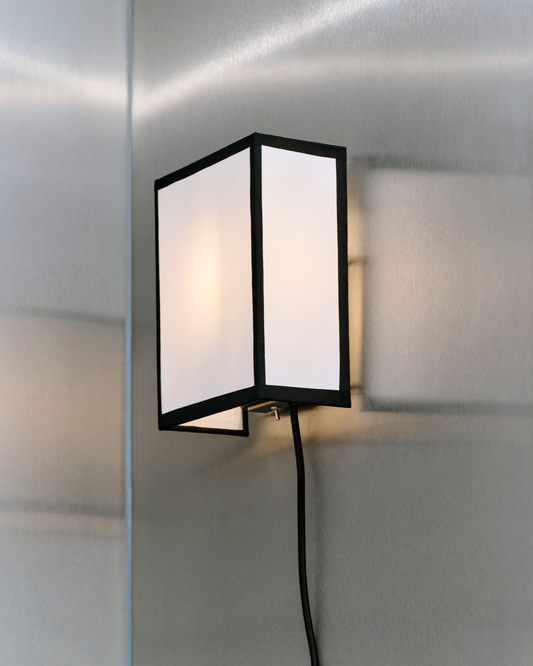 Vegglampe Ava Square Wall Lamp fra Hay.