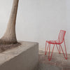 Spisestolen Tio Chair fra Massproductions i fargen Pure Red.