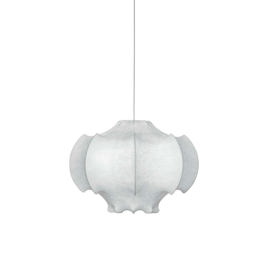 Taklampen Viscontea fra Flos ble designet av Achille og Pier Giacomo Castiglioni i 1960 og er en av deres mest ikoniske lamper. Med sin kokonglignende form er lampen spennende og skulpturell i uttrykket og vil garantere deg et nydelig blikkfang, som avgir et mykt og behagelig lys i rommet.