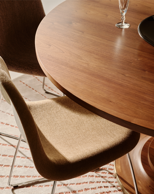 Spisebord Tavolo A Dischi Ø150 cm fra Gubi.