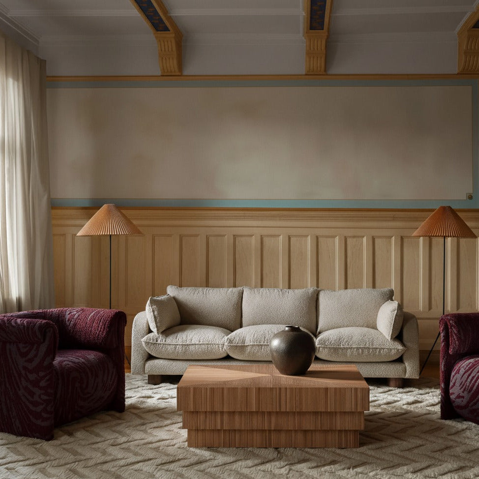 Mikado vil gi et snev av moderne vintage til ethvert rom. I samme serie finnes det også et mindre sidebord med kvadratisk form.