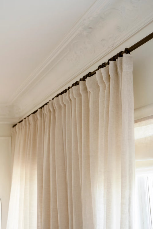 Svarte gardinringer 10 stk per pakke, fra Gotain, for enkelt oppheng av gardiner på gardinstang