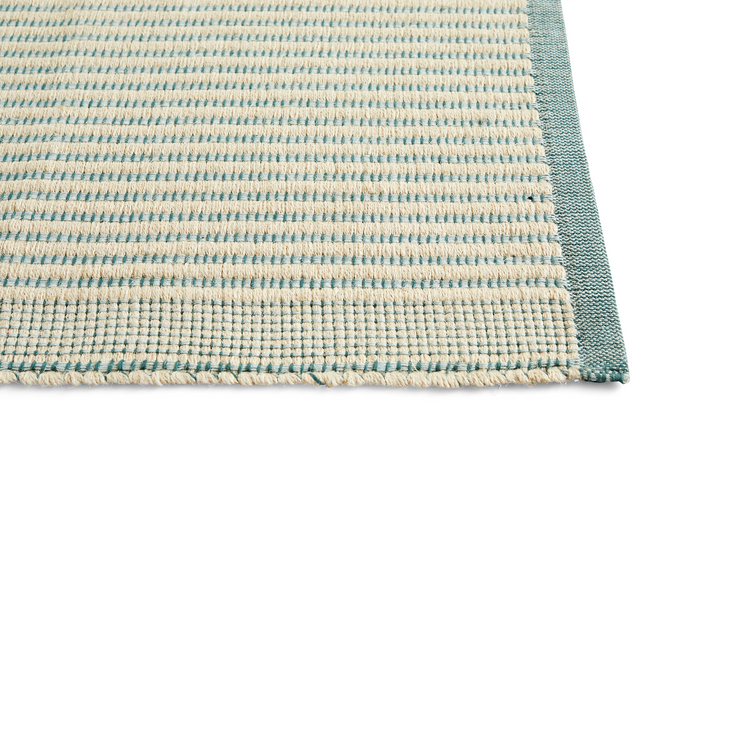 Teppet Tapis fra Hay i fargen Grey.