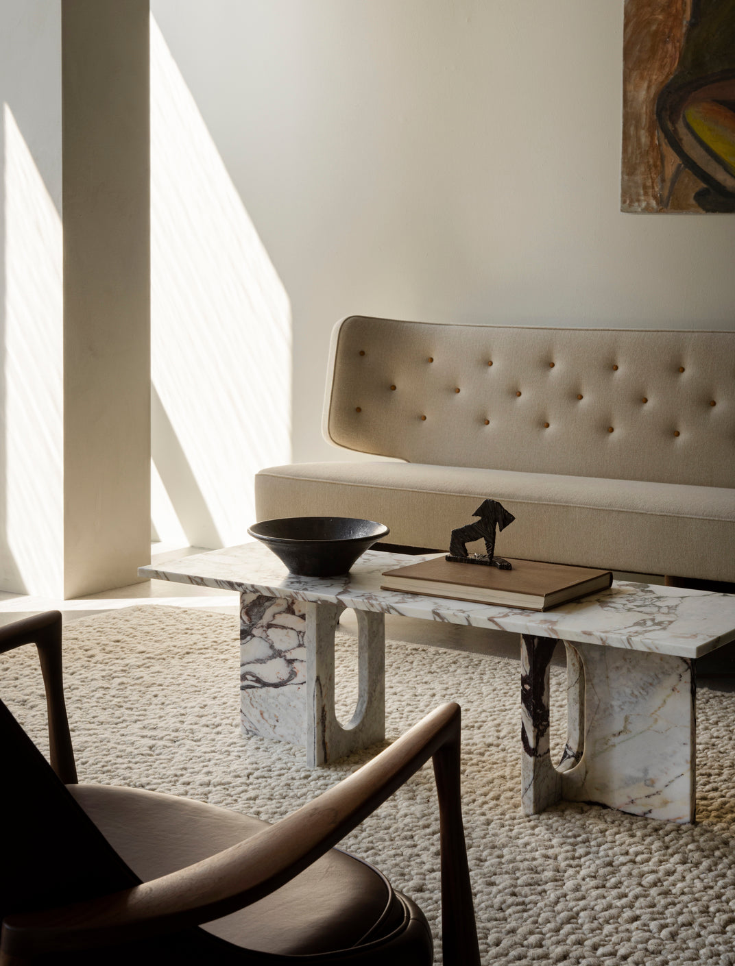 Sofabordet Androgyne fra Audo Copenhagen er en av våre absolutte bestselgere. Velg mellom flere varianter og finn din favoritt hos oss!