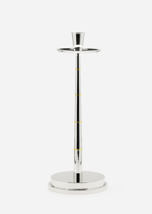 Graceful Candlestick fra Skultuna i sølvbelagt messing, vist på lys bakgrunn – frontvisning