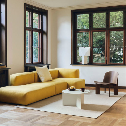 Ute etter et fint nedtonet, rutemønstret teppe? Chack Rug fra Hay kommer i flere fine farger og størrelser! Her i fargen Sand.