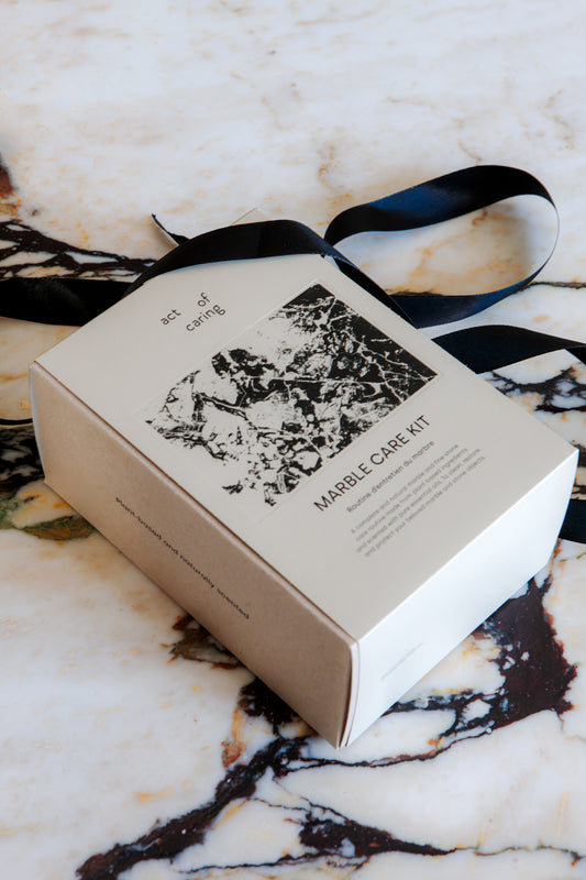 Pleiesett til marmor og stein Marble and Fine Stone Care Kit fra Act of Caring