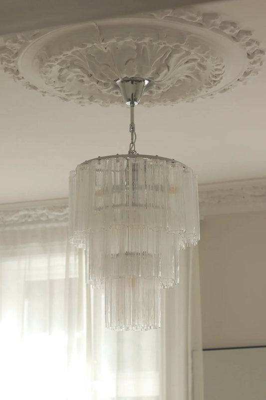 Lysekrone Fontaine Chandelier 3-layer fra Meublé i klart glass med oppheng i krom