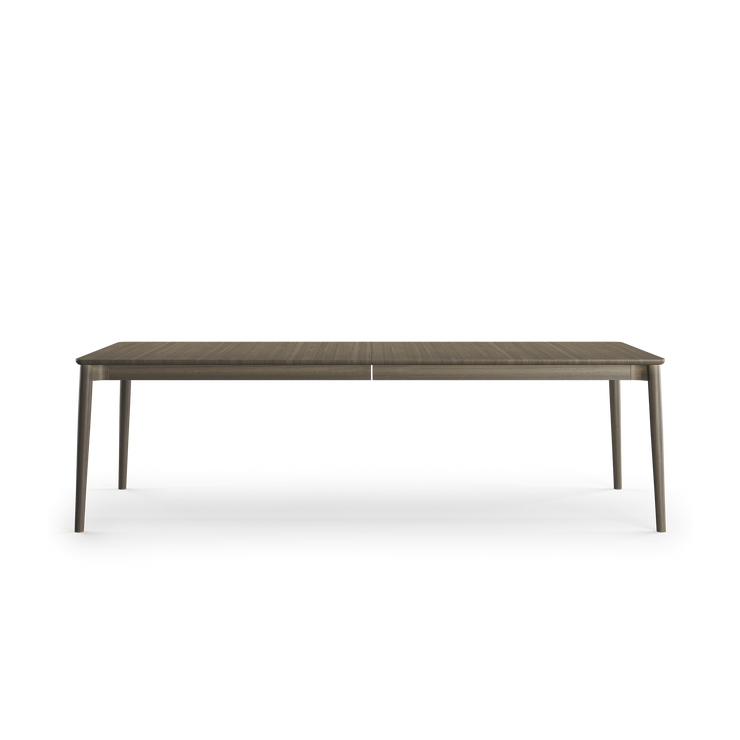 Spisebordet Expand Dining Table fra Northern i størrelse 90 x 250 cm i røkt eik, kan utvides til 350 cm med to ileggsplater