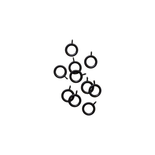 Gardinringer 10 stk fra Gotain: Vi anbefaler én pakke (10 stk gardinringer) per gardin i enkel bredde, og to pakker (20 stk gardinringer) per gardin i dobbel bredde. Ringene passer sammen med høy gardinkrok.