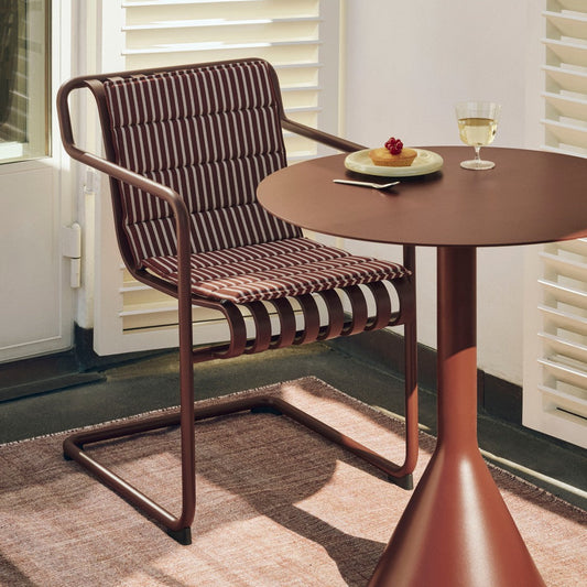 Haze Rug fra Hay, i fargen Iron Red