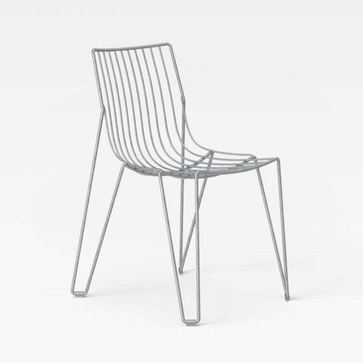 Galvanisert utestol: Spisestolen Tio Chair fra Massproductions i galvanisert stål