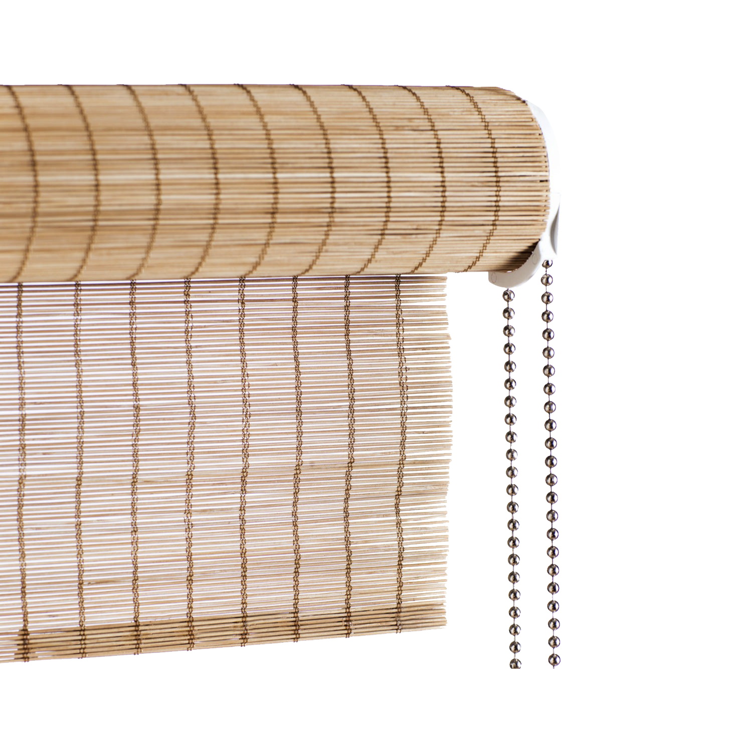 Rullegardin i fin brun bambus fra Color&Co med kjedetrekk: Denne bambusgardinen er en av våre favoritter. En klassisk rullegardin i bambus, med tynne bambuspinner vevet i gyllen tråd, og varmebehandlet for å gi bambusen en fin brunfarge. Gardinen har ca. 50% lysinnslipp, og gjør seg perfekt når du bare ønsker å dempe lyset, men ikke stoppe det.