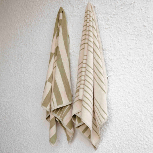 À toi og À moi - to ulike håndklær som er fine sammen.