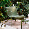 De er spesielt utformet for å passe perfekt til stolene, benkene og solsengen i serien.