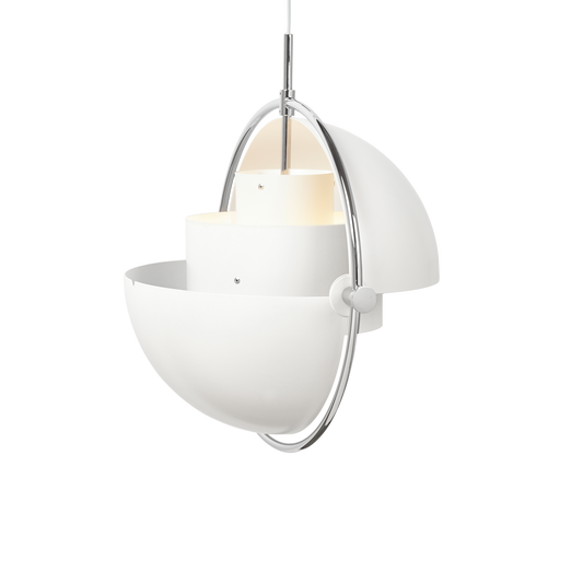 Lampen Multi-Lite Pendant fra Gubi, kan justeres på ulike måter – og gir en moderne og unik stil til hjemmet ditt.