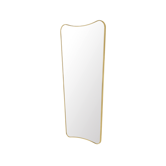 Det vakre speilet med messingkant og myke linjer gir et elegant utrykk til hjemmet ditt.