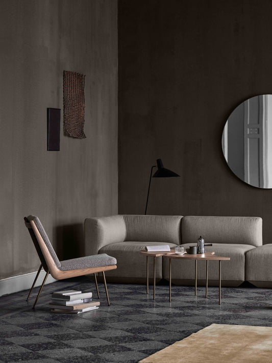 Loungestolen Boomerang fra &tradition, ble designet av duoen Hvidt & Mølgaard i 1956.