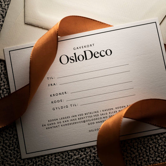 Du får gavekort tilsendt på epost. Si ifra om du også ønsker å få tilsendt gavekortet i fysisk format. Vi kan sende til deg eller direkte til mottaker.