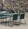 Utemøbler fra Mater: Ocean i fargen grønn, her er spisebordet og spisestolene vist med benken i samme serie.
