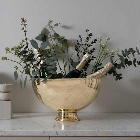 Den perfekte champagne- og vinkjøleren for varme sommerdager, og mørke vinterkvelder ved peisen. Grand Belle fra Skultuna.