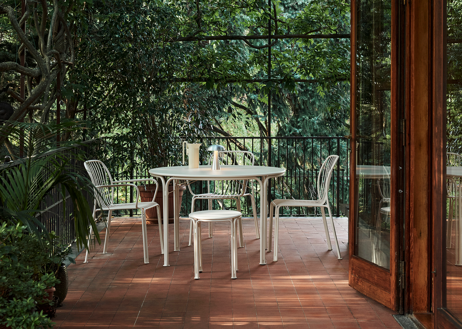 Utemøbler Thorvald fra &tradition