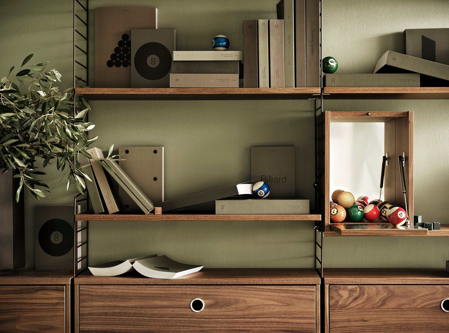 String System og Pocket fra String Furniture