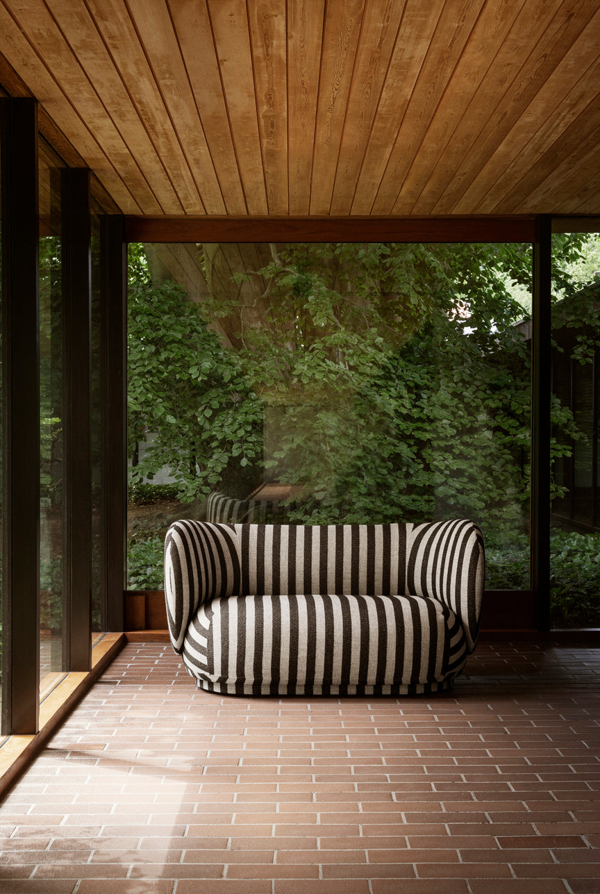 Sofa Rico 2 seter fra ferm Living i tekstilet Louisiana