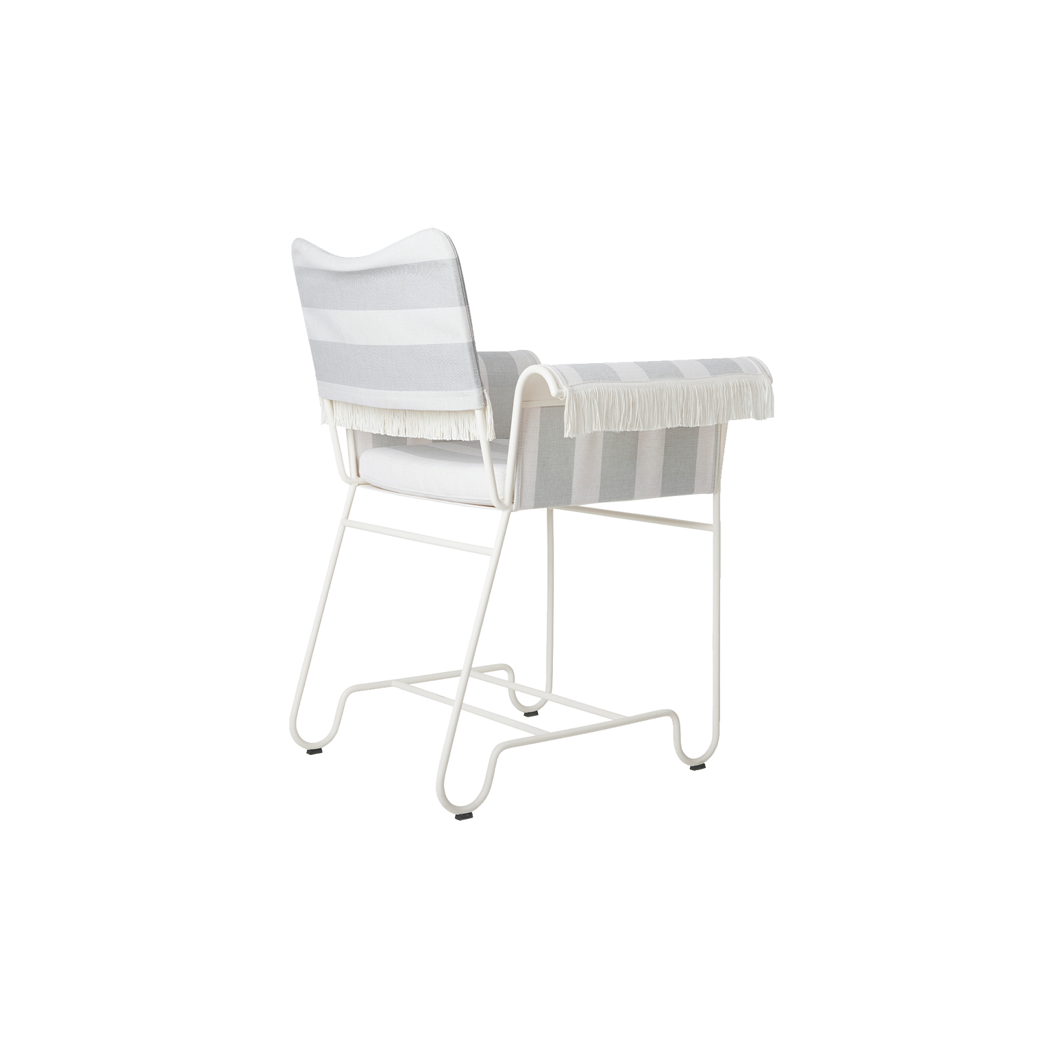 Spisestol Tropique Dining Chair fra Gubi,  hvit med tekstil Leslie Stripe 20, med frynser