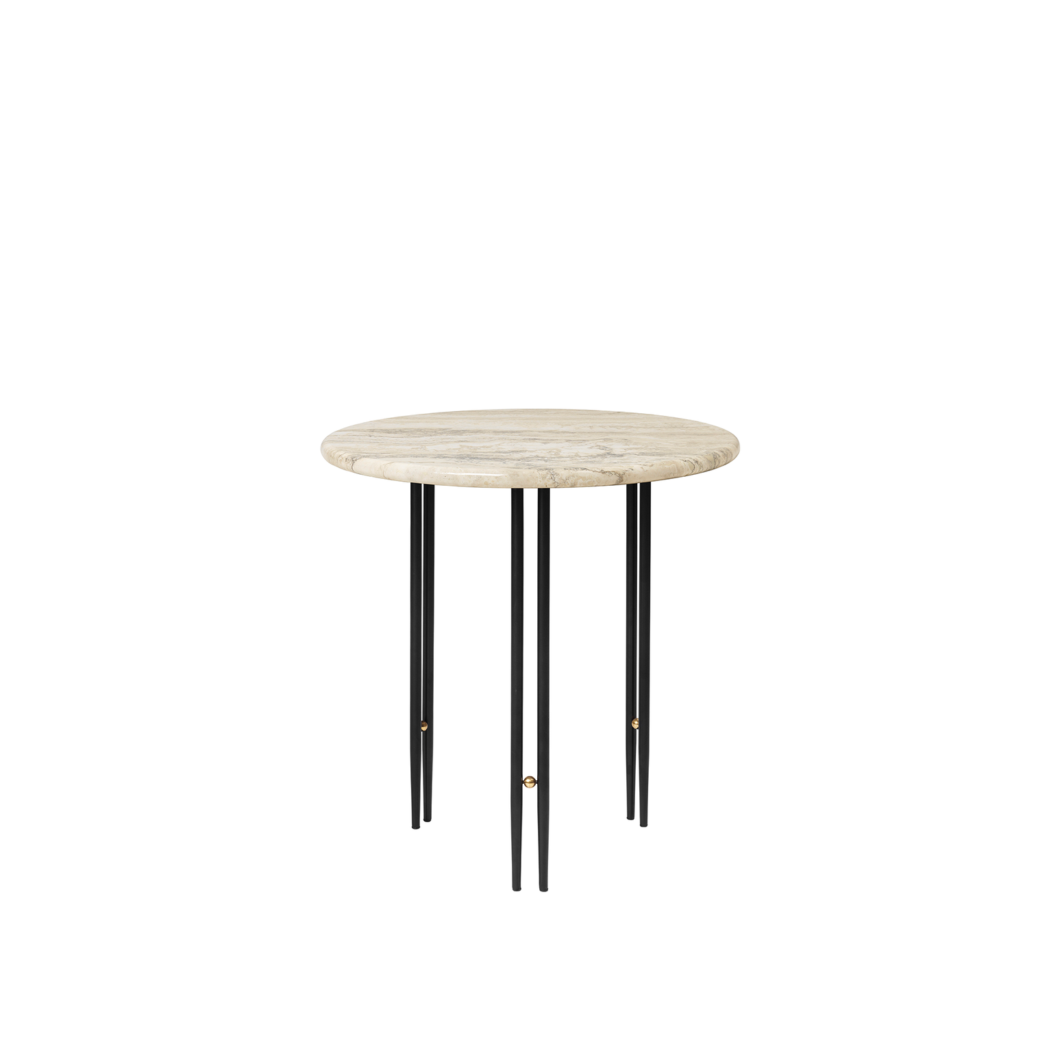 Sidebord IOI Ø50 cm fra Gubi med svarte ben.