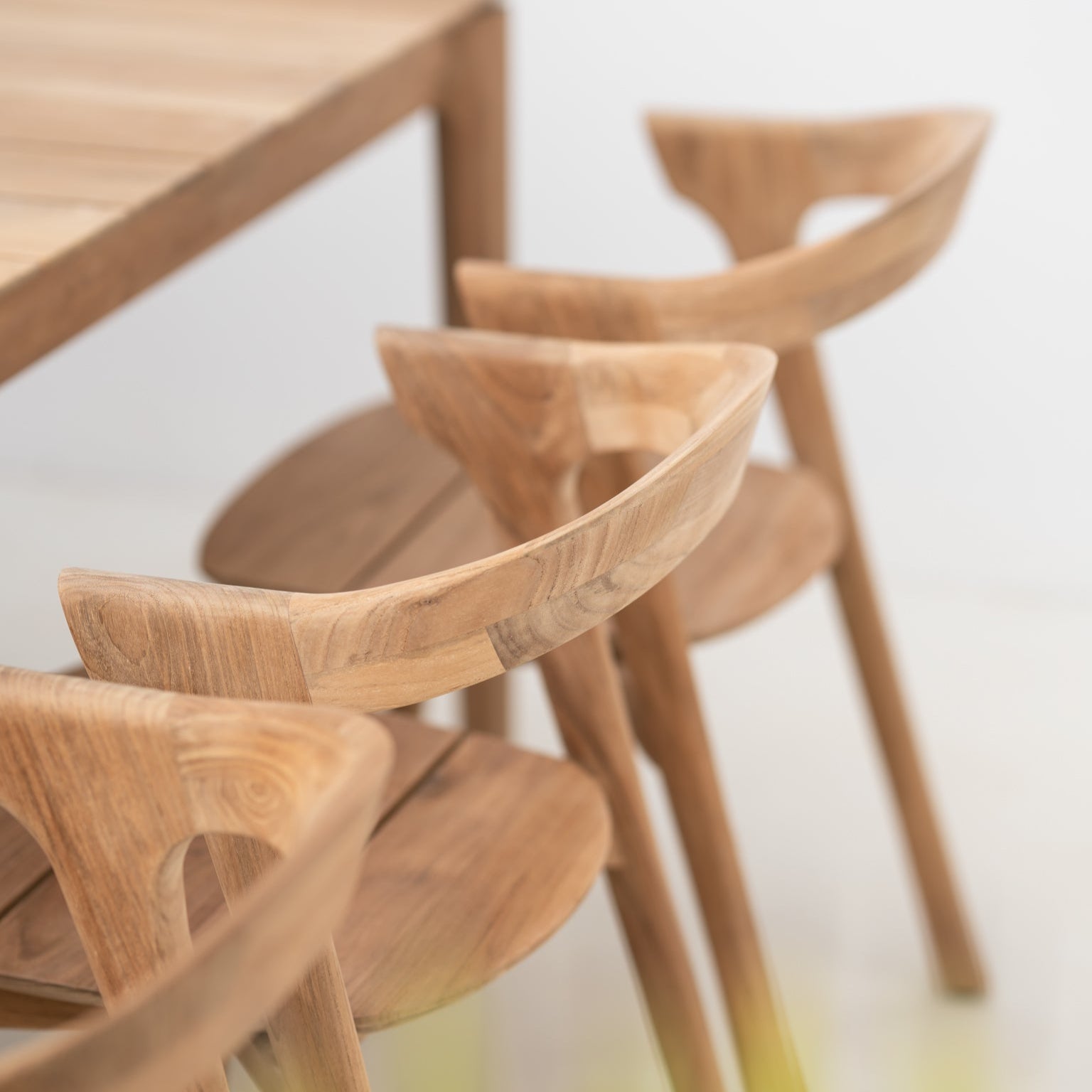 Spisestolen Bok Outdoor Dining Chair fra Ethnicraft.