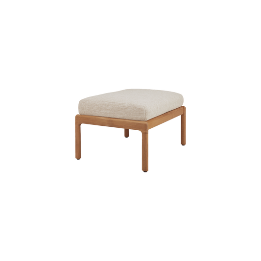 Ethnicraft sin komfortable puff Jack Outdoor Footstool er en del av Jack Outdoor-serien, designet av Jacques Deneef. 