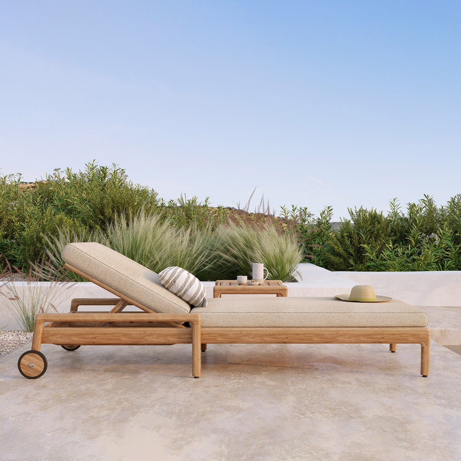 Ethnicraft sin komfortable solseng Jack Outdoor Adjustable Lounger er en del av Jack Outdoor-serien, designet av Jacques Deneef. 