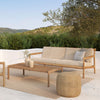 Ethnicraft sitt sofabord Jack Outdoor Coffee Table er en del av Jack Outdoor-serien, designet av Jacques Deneef.