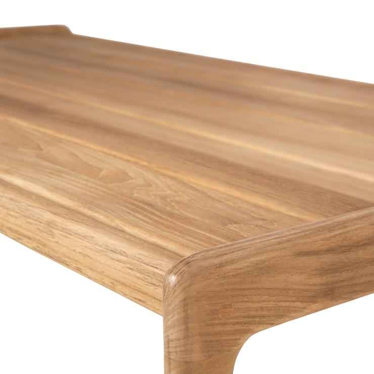 Sofabord Jack Outdoor Coffee Table fra Ethnicraft er laget i ubehandlet teak, en slitesterk tresort som utvikler en vakker patina over tid.