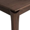 Finish i brunlakkert teak