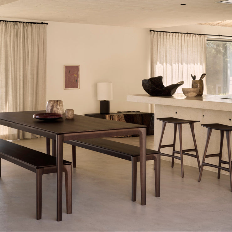 Spisebord Bok Dining Table fra Ethnicraft i brunlakkert teak